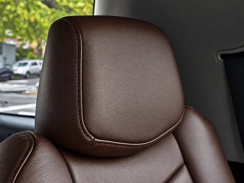Used 2019 Cadillac Escalade Luxury AWD/4WD image 39