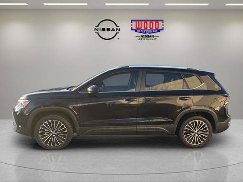 Used 2025 Volkswagen Taos SE image 8