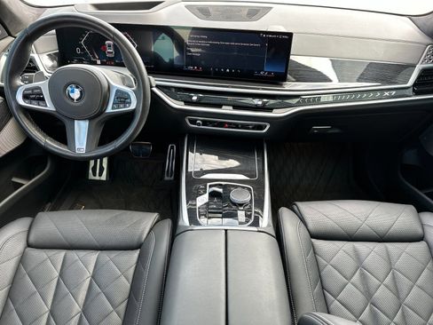 Used 2024 BMW X7 xDrive40i w/ M Sport Package AWD/4WD image 12