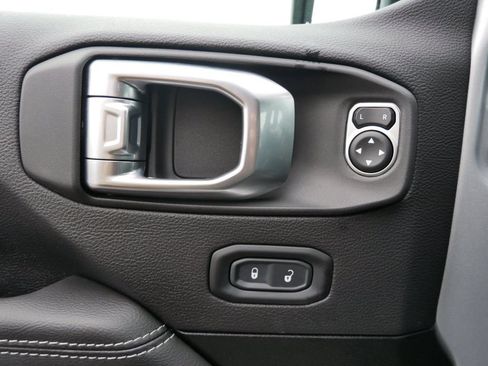 Used 2023 Jeep Wrangler Unlimited Sahara w/ Cold Weather Group AWD/4WD image 15