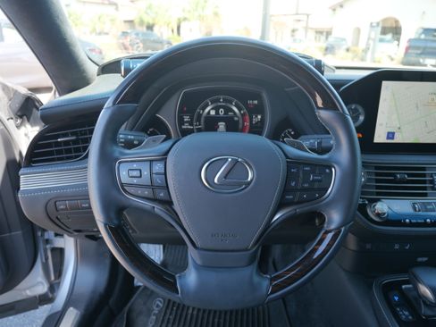 Used 2023 Lexus LS 500 w/ Luxury Package image 14