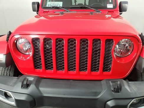 Used 2023 Jeep Gladiator Sport AWD/4WD image 10