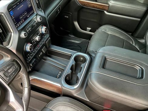 Used 2019 GMC Sierra 1500 SLT w/ SLT Premium Plus Package AWD/4WD image 9