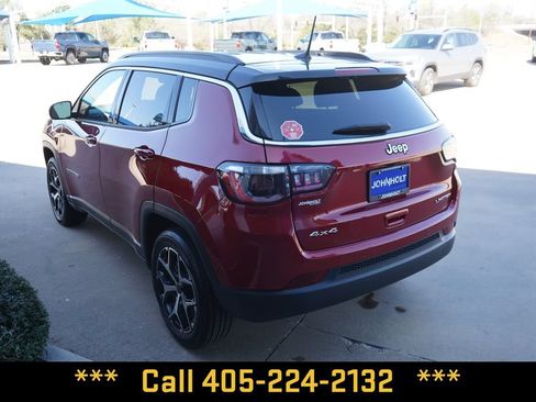 Used 2025 Jeep Compass Limited AWD/4WD image 12