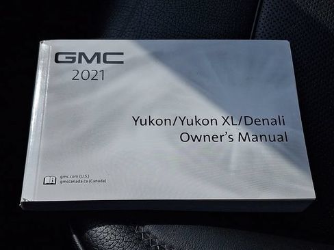 Used 2021 GMC Yukon XL Denali w/ Denali Premium Package AWD/4WD image 26