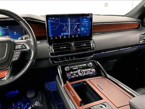 Used 2024 Lincoln Navigator Reserve image 7