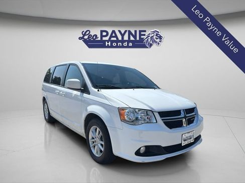 Used 2020 Dodge Grand Caravan SE FWD image 1