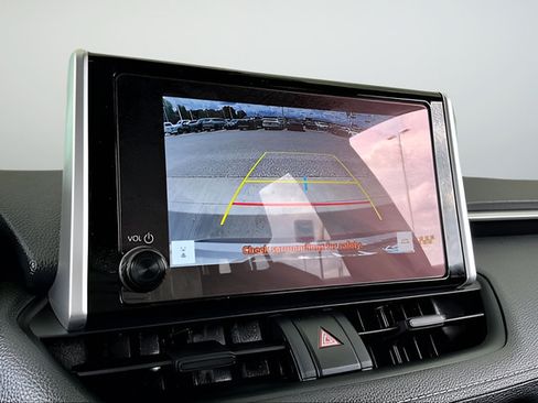 Used 2025 Toyota RAV4 LE AWD/4WD image 13