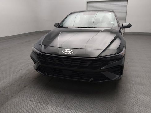 Used 2025 Hyundai Elantra SEL FWD image 15