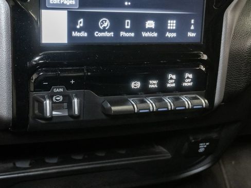 Used 2026 RAM 2500 Laramie AWD/4WD image 23