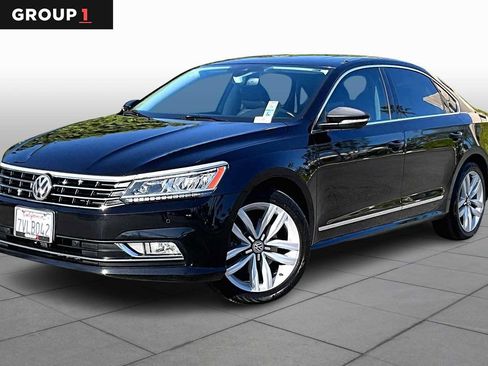 Used 2017 Volkswagen Passat 1.8T SEL Premium image 1