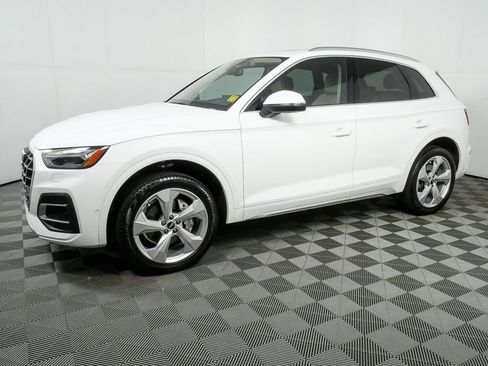 Used 2021 Audi Q5 Prestige w/ Prestige Package image 28
