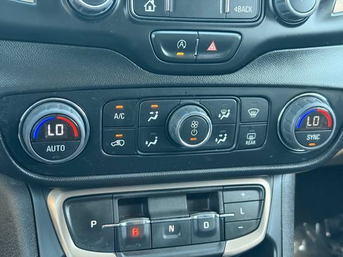 Used 2023 GMC Terrain Denali AWD/4WD image 24