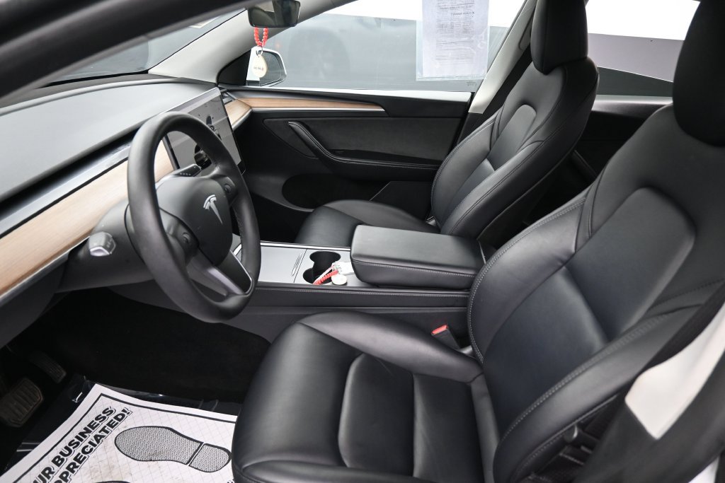 Used 2024 Tesla Model Y 2WD image 15
