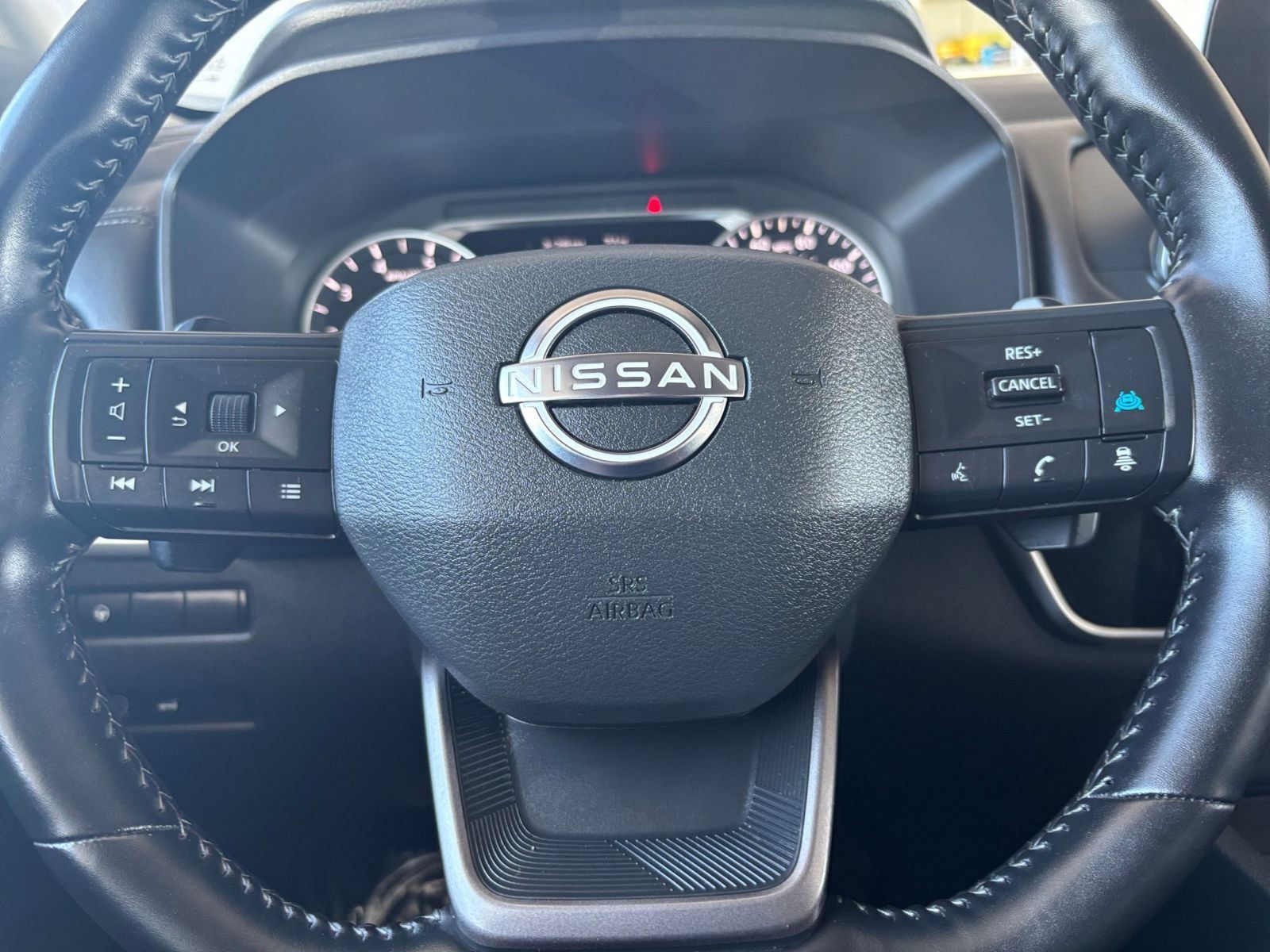 Used 2025 Nissan Rogue SV AWD/4WD image 29