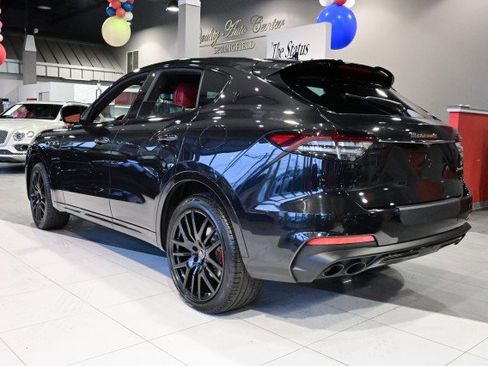Used 2022 Maserati Levante Modena image 8