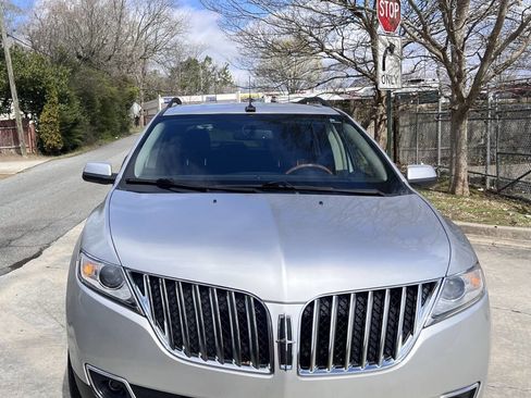 Used 2017 Lincoln MKC Reserve w/ Lincoln MKC Climate Package image 3
