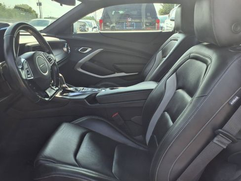 Used 2023 Chevrolet Camaro LT RWD image 17