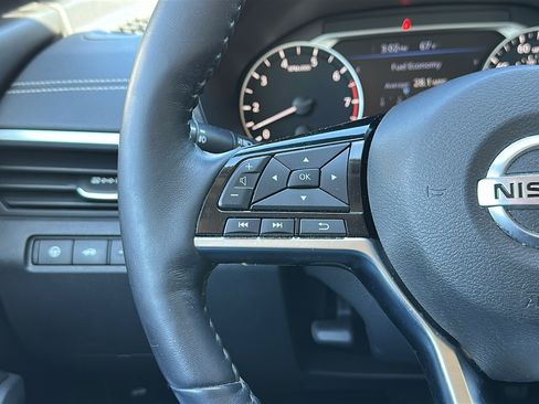 Certified 2019 Nissan Altima 2.5 SV AWD/4WD image 17