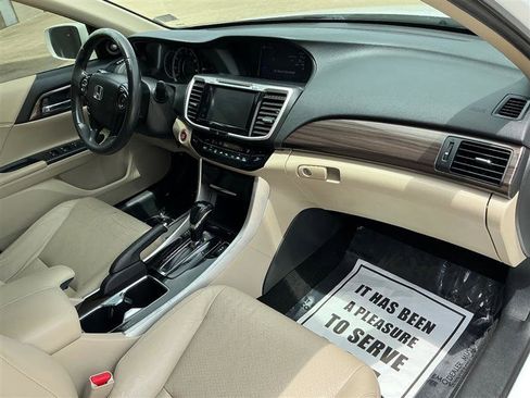 Used 2017 Honda Accord EX-L image 36