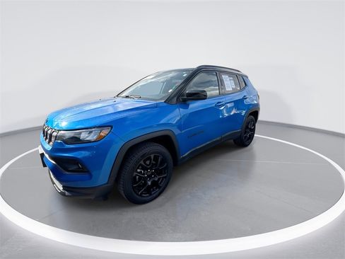 Used 2022 Jeep Compass Altitude image 4