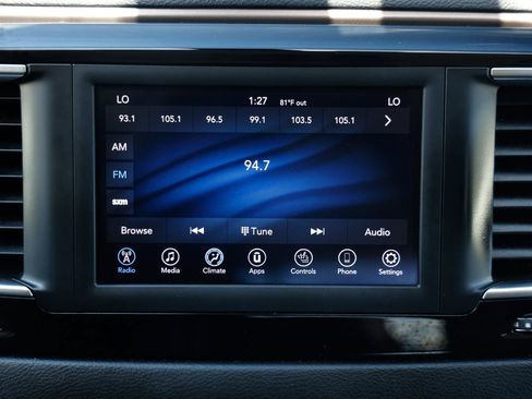 Used 2019 Chrysler Pacifica Touring-L FWD image 35