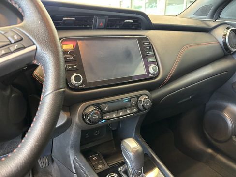 Used 2021 Nissan Kicks SR w/ SR Premium Package FWD image 18