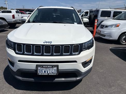 Used 2019 Jeep Compass Latitude w/ Popular Equipment Group FWD image 5