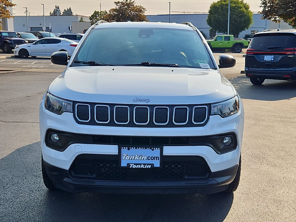 Used 2022 Jeep Compass Latitude w/ Convenience Group AWD/4WD image 9