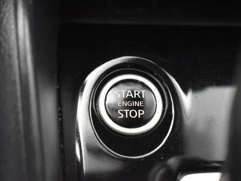 Used 2025 Nissan Versa SV FWD image 27