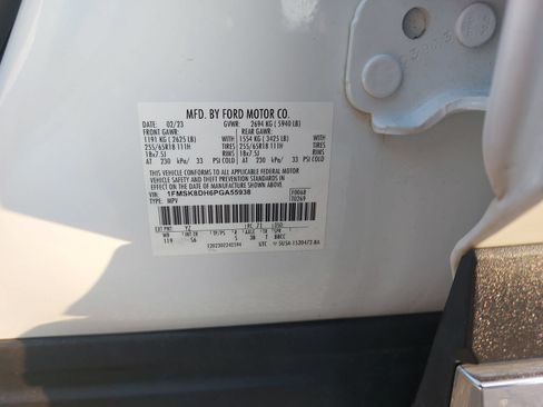 Used 2023 Ford Explorer XLT w/ Equipment Group 202A AWD/4WD image 37