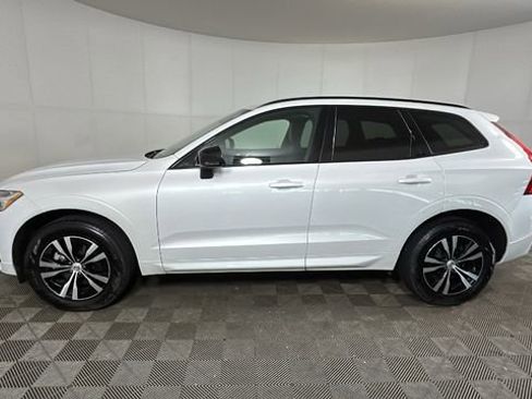 Used 2025 Volvo XC60 B5 Core AWD/4WD image 6