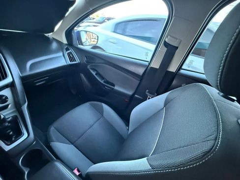 Used 2012 Ford Focus SE FWD image 45