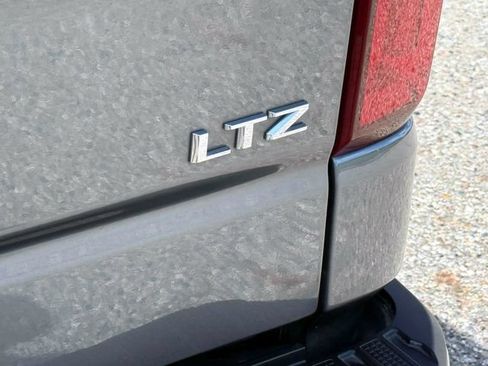 Used 2020 Chevrolet Silverado 1500 LTZ w/ LTZ Premium Package AWD/4WD image 13