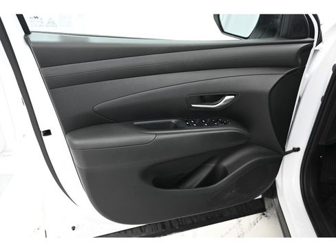 Used 2025 Hyundai Santa Cruz SE image 8