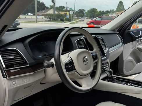 Used 2016 Volvo XC90 T6 Momentum w/ Momentum Plus Package AWD/4WD image 24