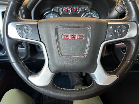 Used 2018 GMC Sierra 1500 SLE w/ SLE Value Package AWD/4WD image 3