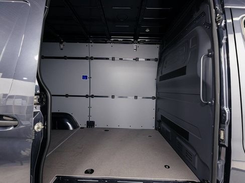 Used 2025 Mercedes-Benz Sprinter 2500 image 30