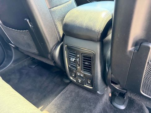 Used 2018 Jeep Grand Cherokee Overland image 38