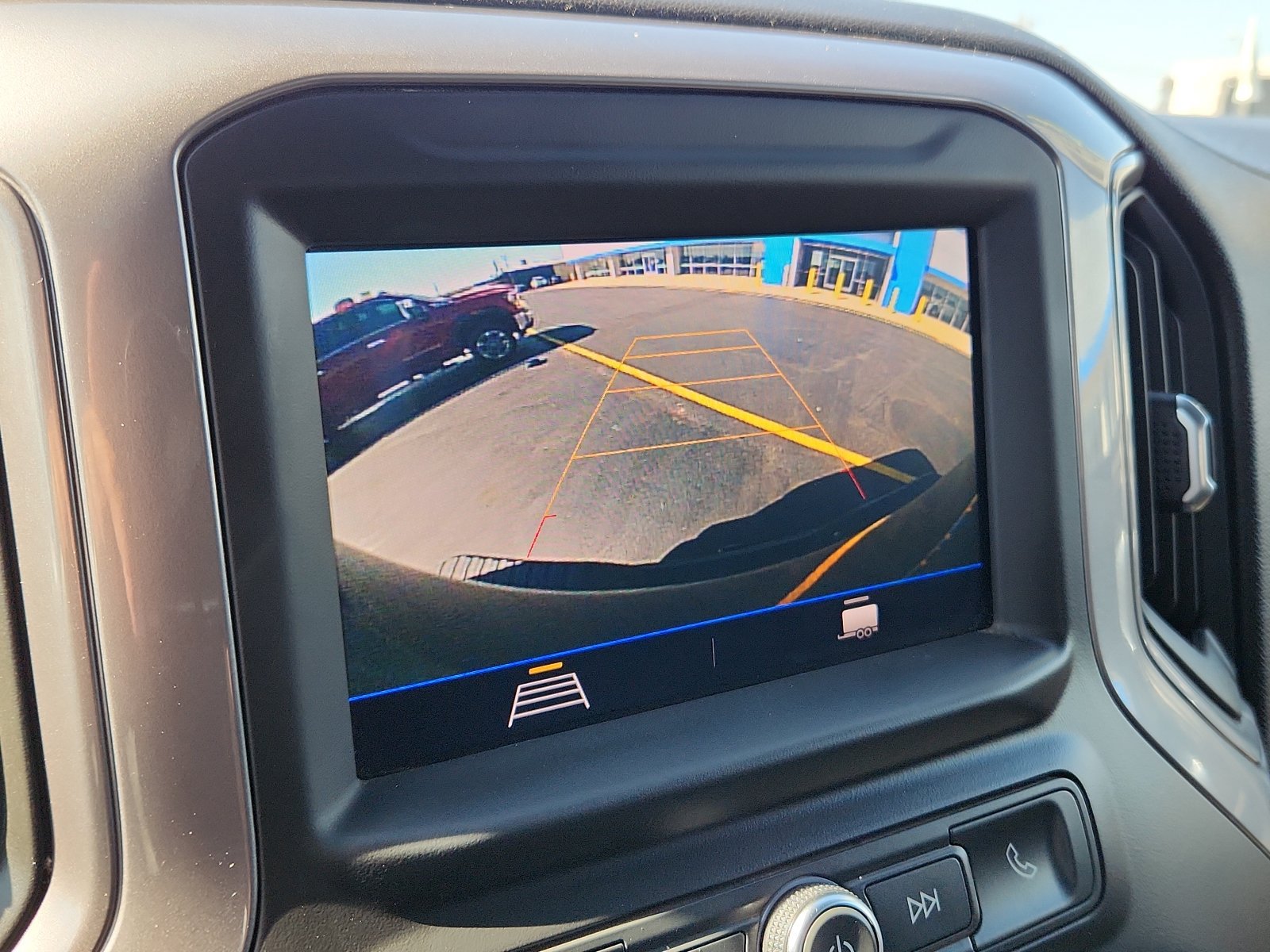 Used 2021 Chevrolet Silverado 2500 Custom w/ Custom Value Package AWD/4WD image 17