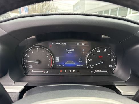 Used 2022 Ford Explorer XLT w/ Equipment Group 202A AWD/4WD image 19