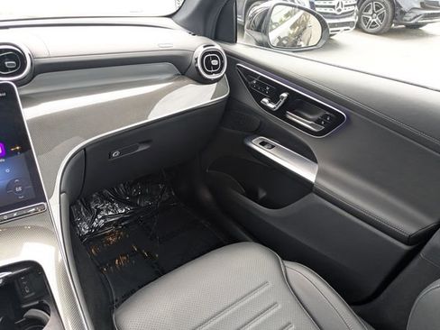Used 2026 Mercedes-Benz GLC 300 image 19