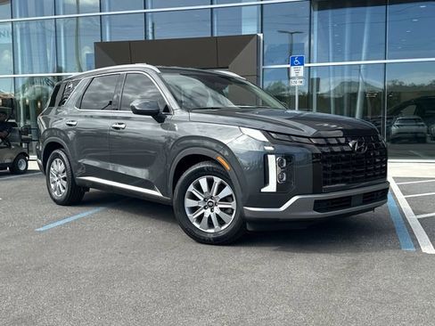 Used 2023 Hyundai Palisade SEL w/ Cargo Package FWD image 2