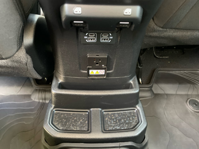 Used 2023 Jeep Wrangler Unlimited Rubicon 4xe w/ Dual Top Group AWD/4WD image 18
