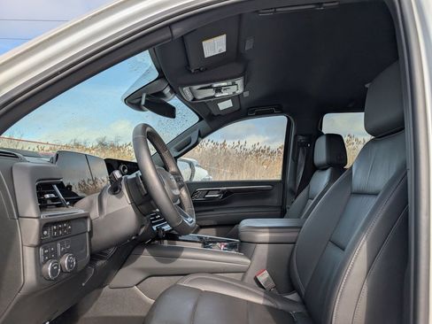 Used 2025 Chevrolet Tahoe Z71 w/ Comfort Package image 9