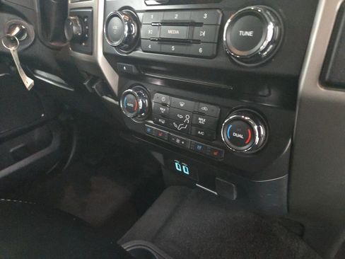 Used 2018 Ford F250 Lariat w/ Lariat Value Package image 29