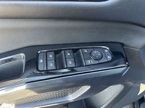 Used 2023 Nissan Pathfinder SL w/ SL Premium Package AWD/4WD image 13