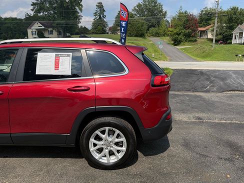 Used 2014 Jeep Cherokee Latitude w/ Comfort/Convenience Group AWD/4WD image 5