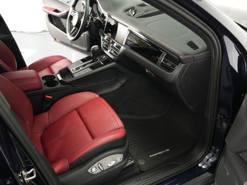 Used 2022 Porsche Macan AWD/4WD image 53
