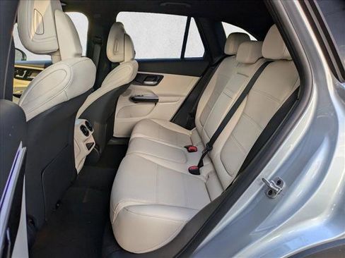 Used 2026 Mercedes-Benz GLC 300 image 18